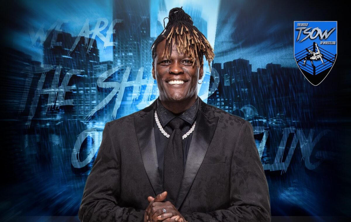 R-Truth ha cantato ad un evento durante l'assenza dalla WWE